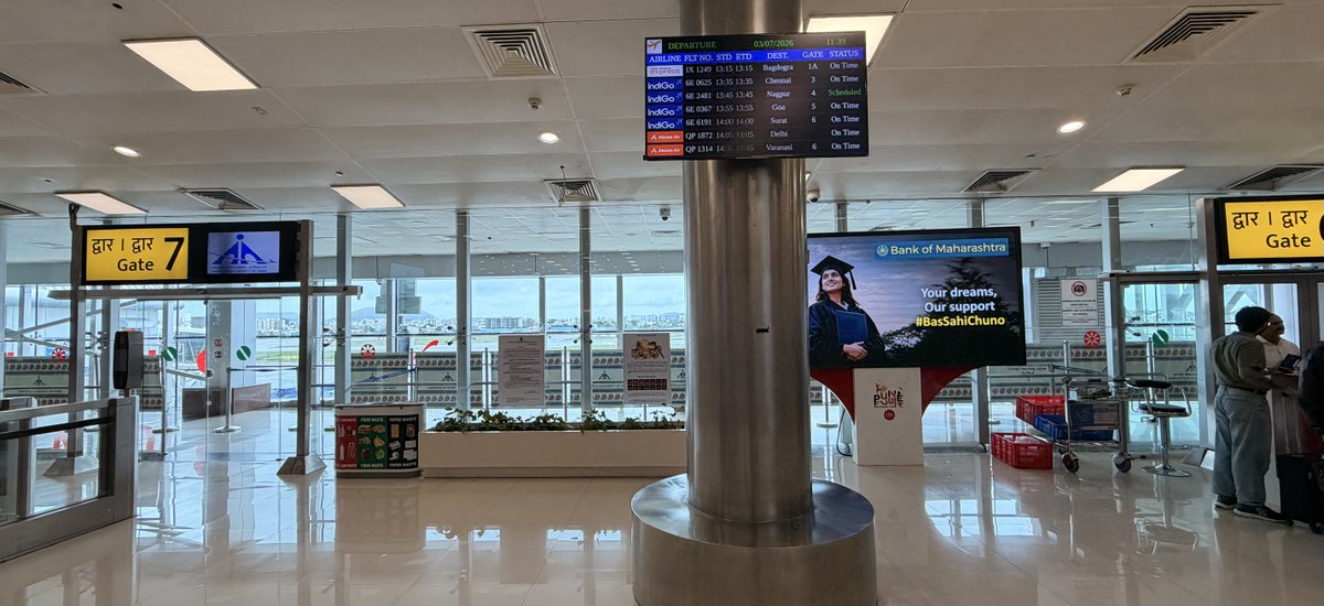 dvhubli's tweet photo. ⁦@AkasaAir⁩  The display board in Pune has flight 1314 on time and heading to Varanasi.  Inaccurate on both counts.  An hour behind and will hopefully get to BLR… ground staff couldn’t care less https://t.co/NNzGnUng2Q