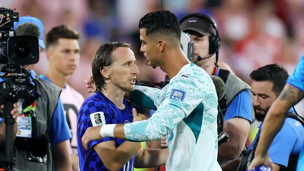 cmdotcom's tweet photo. #Mondiali2026, #Portogallo agli ottavi con la Spagna: Cristiano Ronaldo su rigore e Gonçalo Ramos su assist di #Leao ribaltano la #Croazia, in vantaggio con #Perisic. 2-2 annullato a Gvardiol al 13° dei 19 minuti di recupero, dedica a Diogo Jota https://t.co/1FyX2vpWn1 https://t.co/gyHRJksTnz