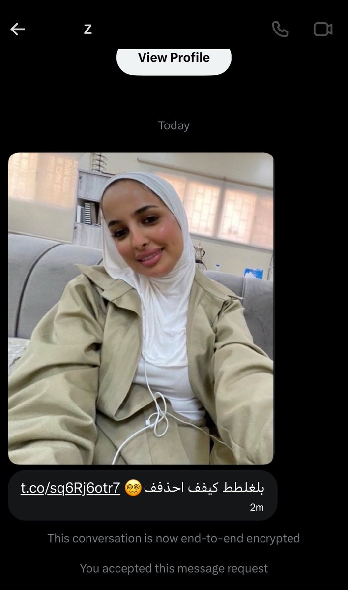 Zerus_01's tweet photo. ولد ز*بي مسكين غلط و وارسلي امه وانا طمنته قلتله بستر عليها🤣 https://t.co/ycEZHvdsoO