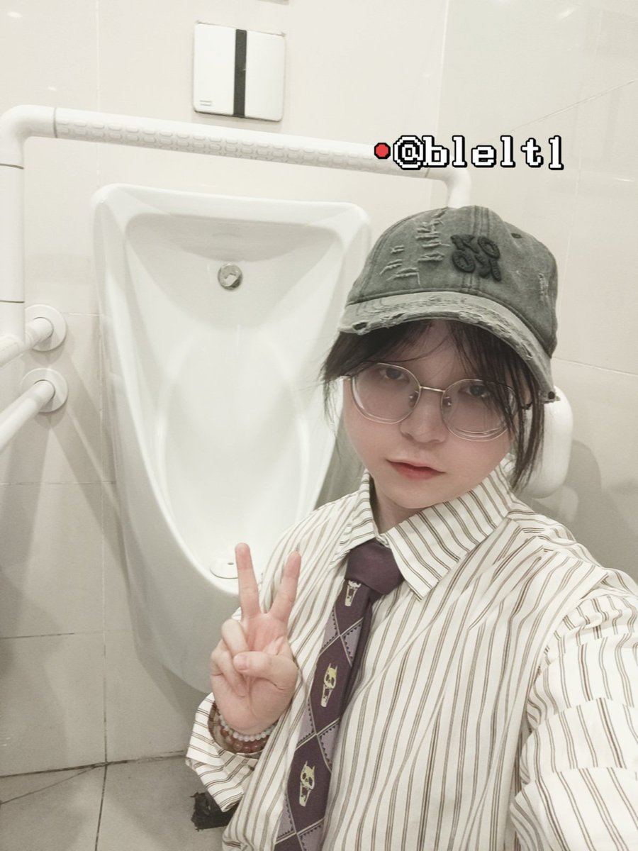 blelt1's tweet photo. 公厕 https://t.co/OFV1kztR2F