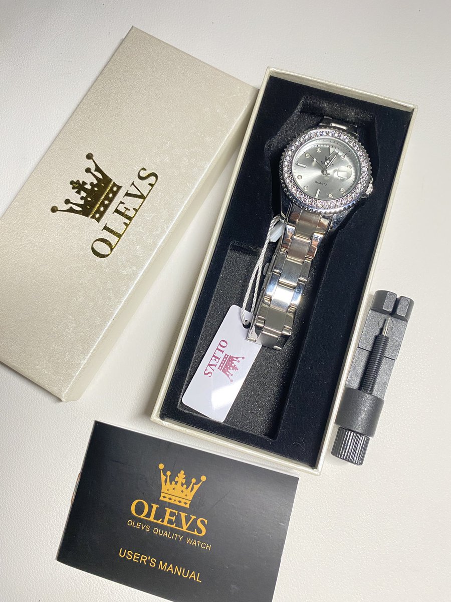 kunnahh1's tweet photo. ปล่อยต่อนาฬิกาข้อมือ แฟชั่น OLEVS
สี silver ของใหม่ พร้อมกล่อง

สอบถามเพิ่มเติมได้
❌ปล่อย 290฿ รวมส่ง 
#นาฬิกาข้อมือผู้หญิง #นาฬิกามือสอง #ส่งต่อนาฬิกาแฟชั่น #OLEVS https://t.co/FOCs9PaCp2