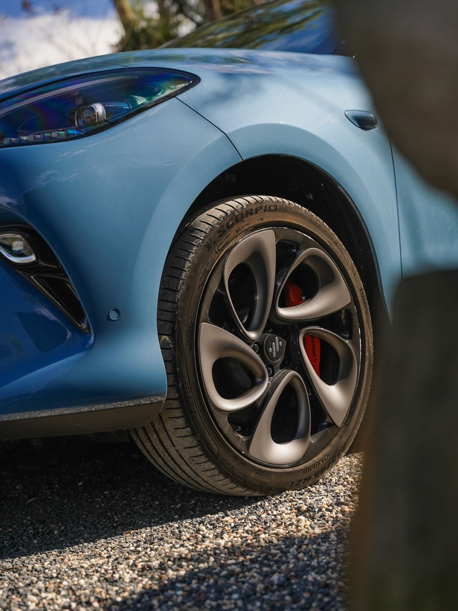 IMMotorsglobal's tweet photo. Sky above.
Nevis Blue below.
#IMMotors #IntelligenceInMotion #dreamcars #IM5 https://t.co/cDtFhMvh3t
