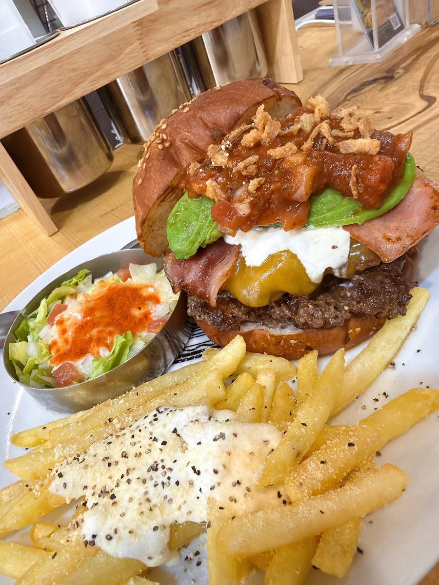 Jayshoo美味しさ止まらない　たこ焼き・エビフライ・バーガー・チーズシェフ うまいな！このバーガー屋！ 新作のメキシカンチーズバーガー🍔