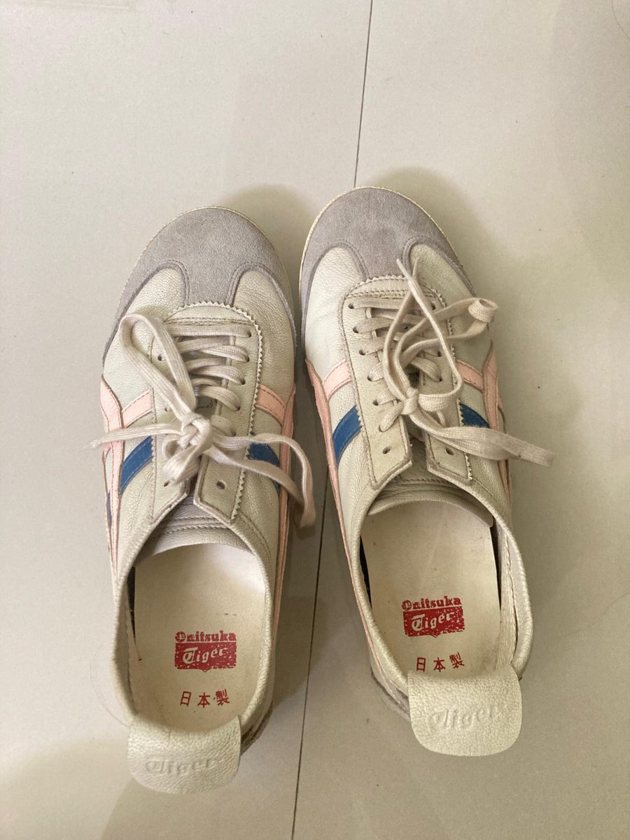 sadrukran's tweet photo. |Titip jual|

Onitsuka Deluxe Nippon Made Cream/Breeze 

*Bekas, kondisi masih bagus
*Tidak sering digunakan
*No box

*Size: 39/24.5 cm

*Jaminan uang kembali jika tidak original

Harga: ? 

#wts #Onitsuka
#wtb #zonauang #zonajajan https://t.co/gM2DeRgdha