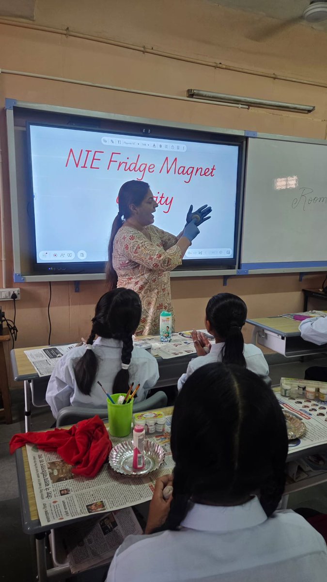 DwarkaSec10SoSE's tweet photo. A hands-on Clay Fridge Magnet Making Workshop was organised for students of Classes VI–VIII by Newspaper in Education (NIE), The Times of India, inspiring creativity, artistic expression &amp; practical learning through engaging activities. @Dir_Education @timesofindia 🎨🖌️🖼️ https://t.co/WcXVAiHOry