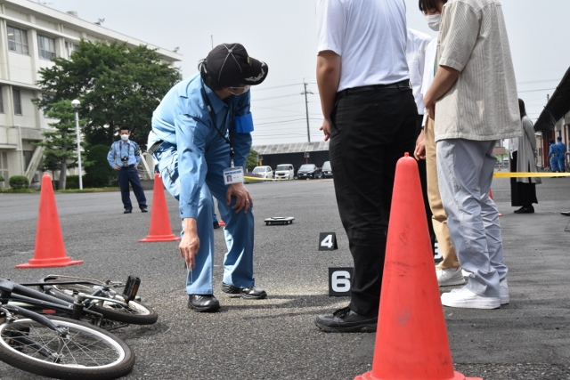gpkoutsuukikaku's tweet photo. 交通警察官業務説明会を開催します
現場で活躍している若手警察官が皆さんの疑問や不安にお答えします
保護者同伴OKお友達と一緒OK採用試験受験を決断していなくてもOK！
皆様のご参加お待ちしています
・♯白バイデモ走行
・交通鑑識模擬体験
・パトカー等装備品説明
・給与、休暇等説明 https://t.co/GJRasX6RtR