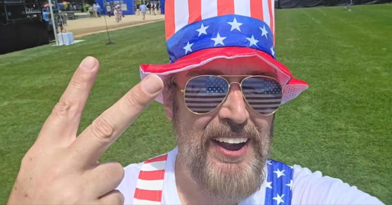 lottor99's tweet photo. @mermaidmamamags Be safe Maggie, there is a MAGA Masturbator on the lose at the Trump fair. https://t.co/7ZwLFqZeiF