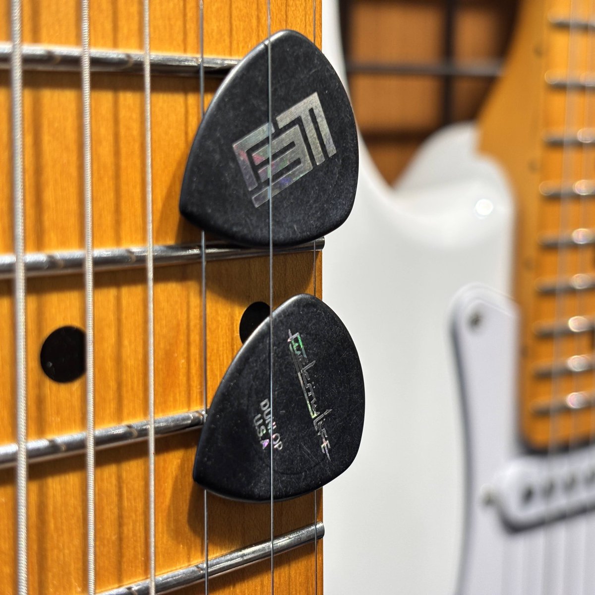 新入荷】MOROHAのギタリストUK氏のシグネチャーピックが入荷！ 鋭い