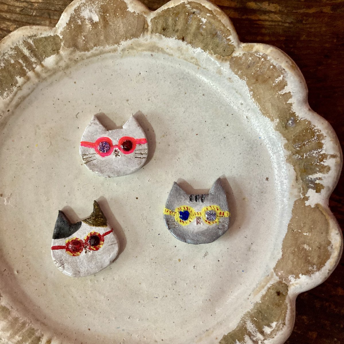 chibineri's tweet photo. 4.5日はネコマルシェ🐈
シビックセンターの中での出展は初めてです✨かわいい猫ちゃんアクセサリーや置き物たくさんできましたので✨
雑貨村にぜひぜひ
遊びにいらしてください🙇
#at_necosontyo #雑貨村at
#クラフトマルシェ
#猫好き　#日立市シビックセンター https://t.co/Rk4xkfGgjW