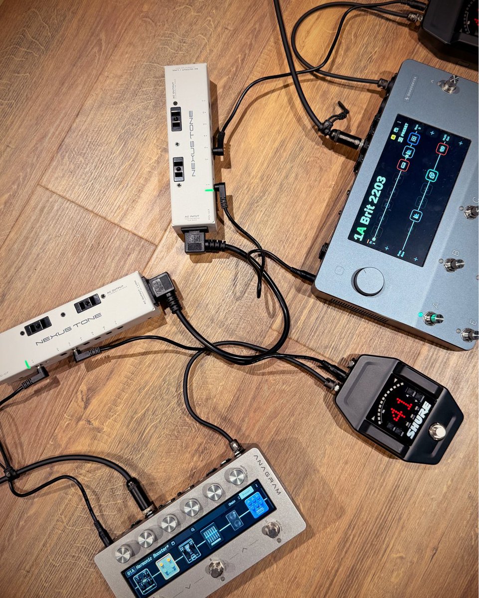 kyoritsucorp's tweet photo. ⚡️NEXUS TONE PD-07はIEC C13/C14プラグを採用した付属のLINKケーブルを使えば、PD-07を2台リンクさせてフロアプロセッサーを2台同時に駆動させることも!🎛️🎸
もちろんリンクだけでなく、AC電源の機器にも電源供給が可能です🔌✨
#nexustone #pd07 #powersupply #pedalboardsetup #パワーサプライ https://t.co/5cDMkLcL2o