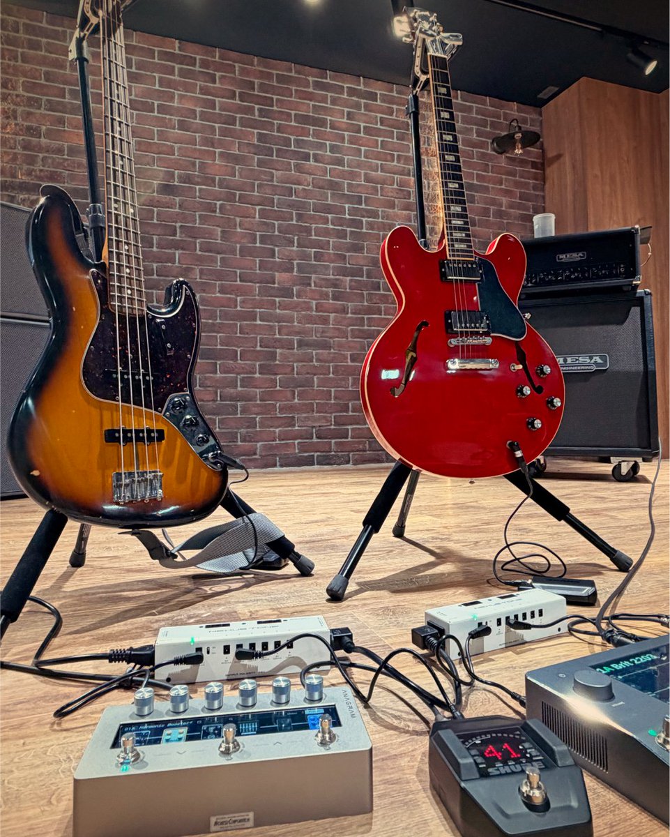 kyoritsucorp's tweet photo. ⚡️NEXUS TONE PD-07はIEC C13/C14プラグを採用した付属のLINKケーブルを使えば、PD-07を2台リンクさせてフロアプロセッサーを2台同時に駆動させることも!🎛️🎸
もちろんリンクだけでなく、AC電源の機器にも電源供給が可能です🔌✨
#nexustone #pd07 #powersupply #pedalboardsetup #パワーサプライ https://t.co/5cDMkLcL2o