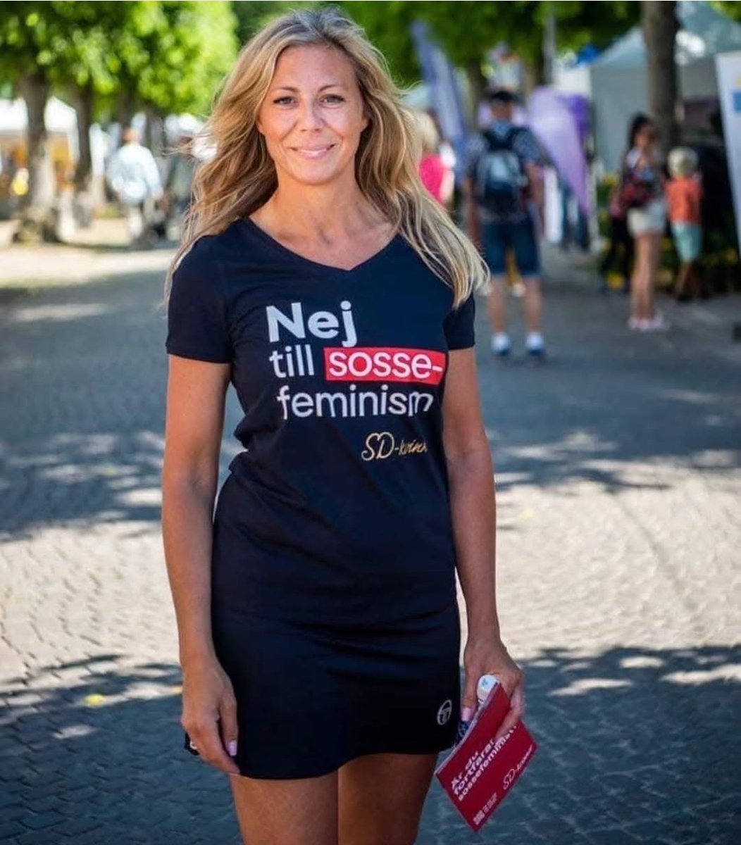 TeodorMG's tweet photo. Linda Lindberg. Rösta på SD! https://t.co/HCoECyEC7s