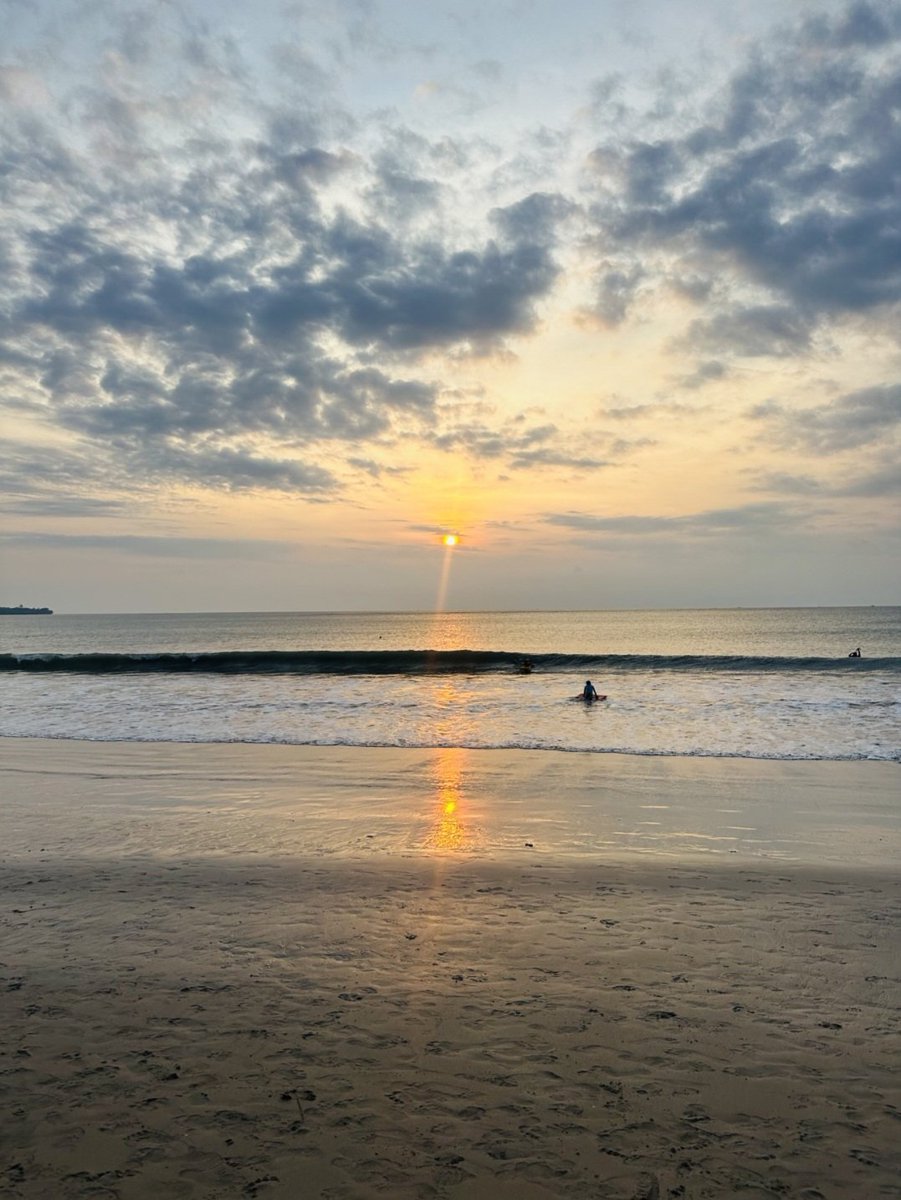 webcamera24's tweet photo. 🇮🇩 Jimbaran Beach, Bali, Indonesia 

🏖 Beaches webcams: https://t.co/IIO5fStNQn
📱 Android app:
https://t.co/mz8HNN4cz6

#webcamera24 #jimbaran #jimbaranbeach #jimbaranbali #jimbaranbay #jimbaranlife #jimbaranlounge #jimbaranbeachbali #beachbali #beachindonesia #beachsummer https://t.co/vBQNS2dJBQ