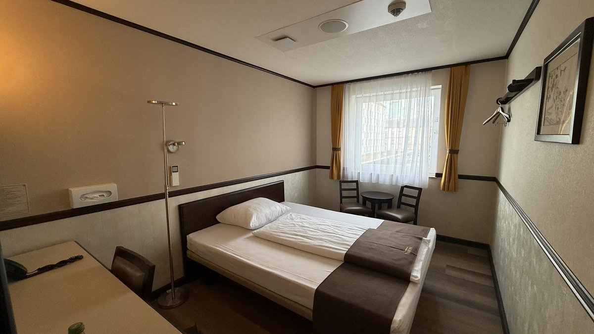 matryoshika01's tweet photo. Frankfurt🇩🇪の東横イン
もう10回以上泊まってると思うけど毎度1万円ちょいで泊まれるので有難い。
朝食は無料でご飯、漬物、味噌汁、ハンバーグ、ソーセージ、洋食などなど

しゃぶしゃぶも食えるで
久しぶりに食べたけど野菜たくさん摂れるので有難い😘 https://t.co/kQ6mYnN4nB