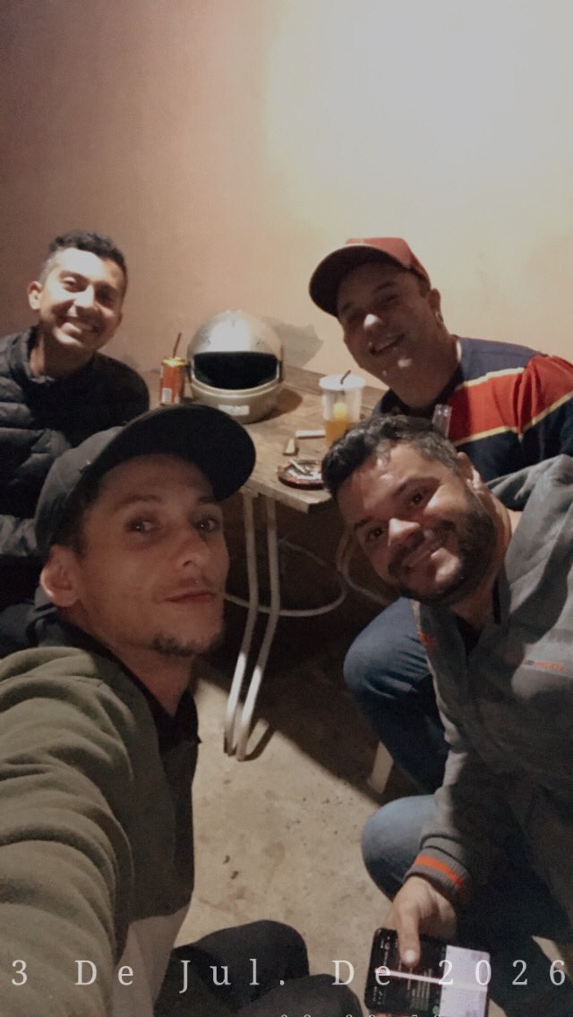 digardii's tweet photo. Tô na casa DELA 
COM EEEEELAS https://t.co/hBpmksnBHL