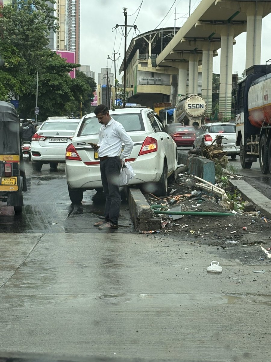 Devarchit's tweet photo. Last 24 hours on #GhodbunderRoad in pictures, the epitome of administration’s systematic failure. 

The naysayers will say we have concretised roads now but it is a job done pathetically if there is water logging on it, and that’s the least. 

Not bringing up the lack of streetlights and foot overbridges at this point.

All pictures not mine. 

#Thane #ThaneTraffic #ThaneWaterCrisis #MMRDA #Mumbai #ReshapingMMR #Maharashtra #ReimaginingMMR #MumbaiInMinutes #MumbaiInfrastructure #UrbanTransformation #RebootingMumbai #ReshapingMMR #InfrastructureLeadership #Kasarvadavali

@nareshmhaske 

@PratapSarnaik 

@MMRDAOfficial

@TMCaTweetAway

@MahaDGIPR

@ThaneCityPolice