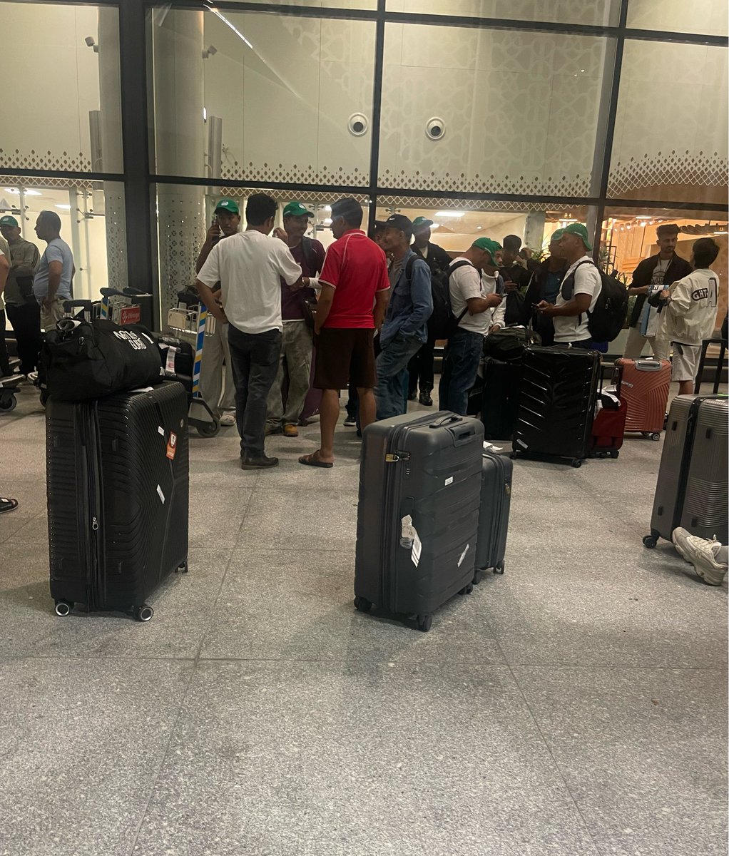 HKurusee's tweet photo. 🚨Confirmed.

This might sound a little unbelievable but bear with me.

MACL Ali Huzaim (HR Head) has gone to Nepal to interview and recruit 21 Nepalese for MACL baggage handling department and now come to Male’ with them. 21 Maldivians replaced by 21 foreigners. https://t.co/33913J6gHI