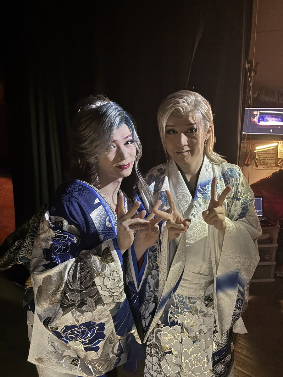 ProjectScramble's tweet photo. 博多新劇座
2026年7月公演
#劇団天華
座長 #澤村千夜
若座長 #澤村龍聖

今月は若手の座員さんが多いので、舞台袖もめっちゃ賑やかですよ！
出番直前の撮れたては若座長とマンスリーゲストの #澤村翔也 さん。 https://t.co/cWudVz2x39