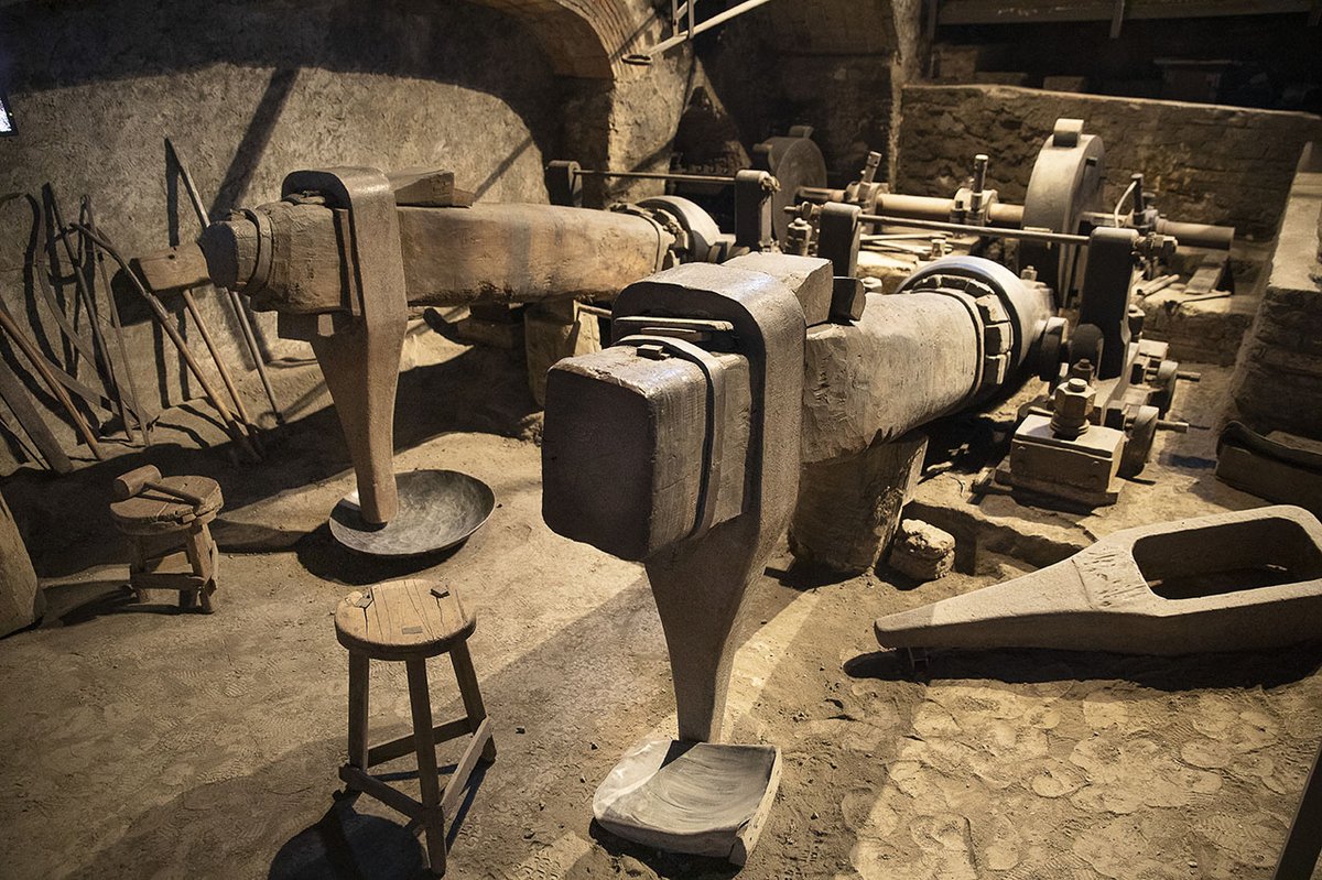 MNACTEC's tweet photo. 📌 El MNACTEC, el @MuseuRipoll i la Ruta del Ferro als Pirineus organitzen unes Jornades Tècniques per estudiar, difondre i posar en valor el patrimoni metal·lúrgic de Catalunya.

📆 5, 6, 12 i 13 de novembre
📍​ A Terrassa i Ripoll

👉 https://t.co/3zP7IBvJg2 https://t.co/oG0v4n4bDP