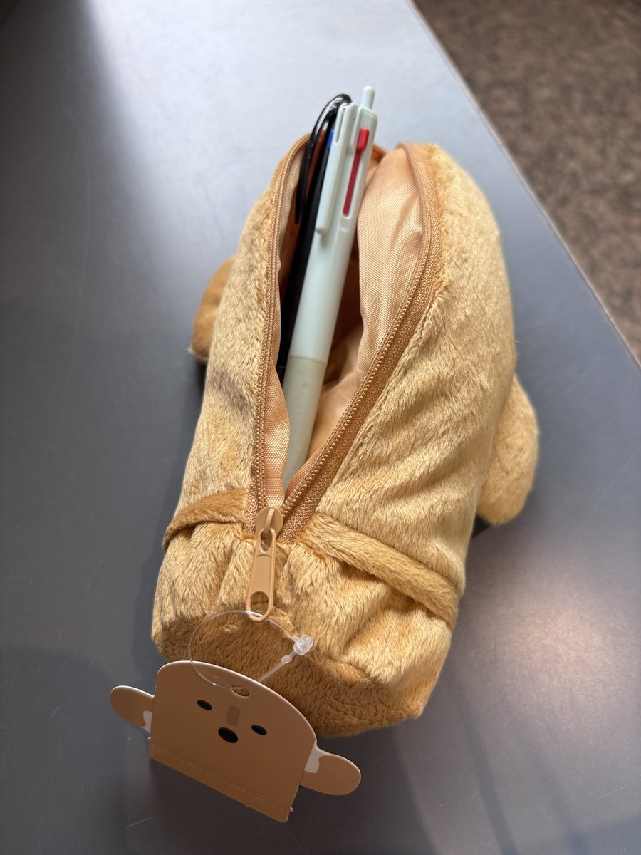 haniwasky's tweet photo. 全学生のみなさま。
これはもう勉強がはかどっちゃうペンケースが入荷しましたよ。 https://t.co/g2ijYWxjDW