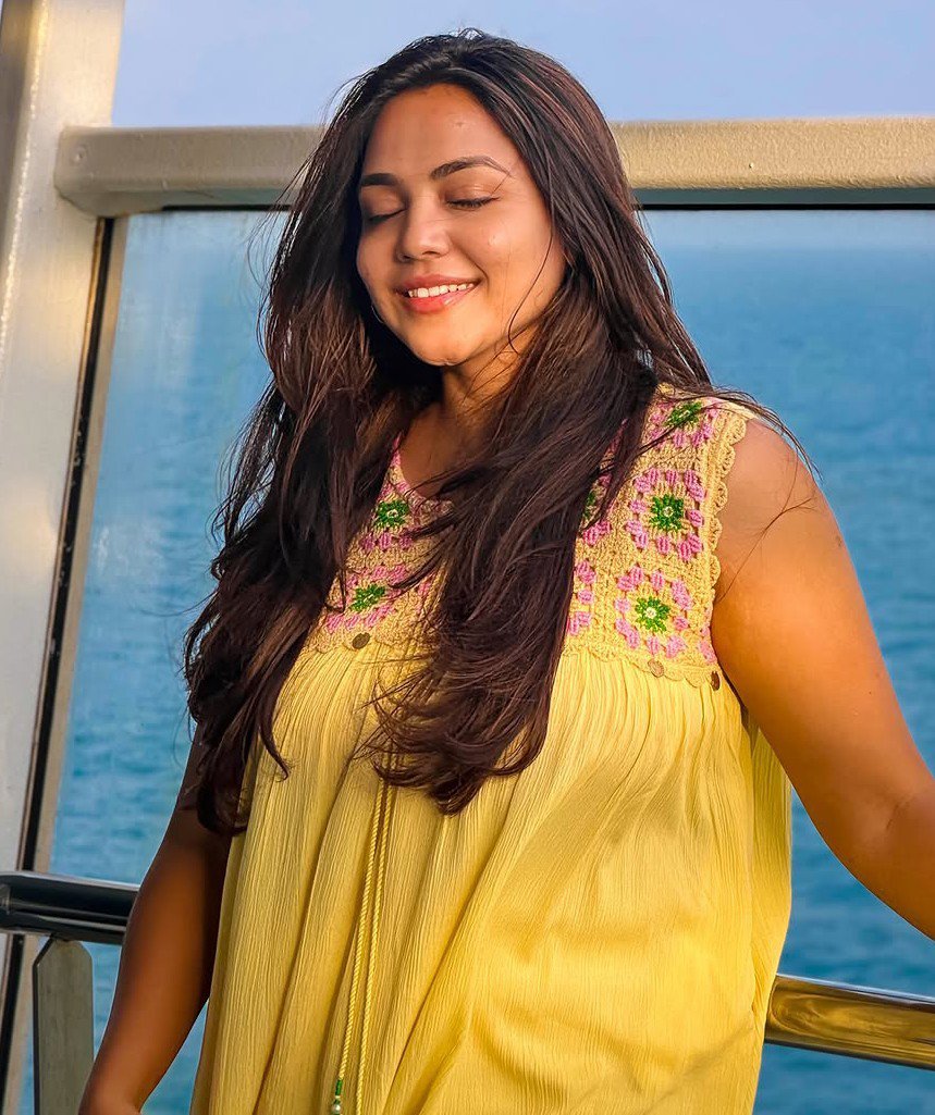 raokrish011's tweet photo. Bigboss nundi bayataki ragane body mottam balustudi 💦💦
Manchi manchi bigshots gattigane vestunaru kada ne 💦 ha jabbalatho Kasi ga chustu modda kodutu Kasi ga rasam taginchi ne puvvu lo fingers petti gelukutu ne pirrala meda kotti kasi teera minguta 🔥🔥🔥 

@18_midhun65085 https://t.co/gLCK6dTpxf