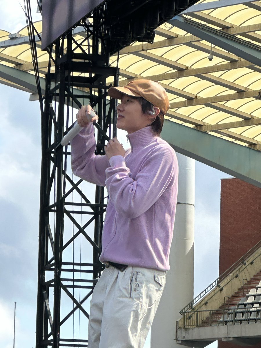 xsugalisp's tweet photo. Io non ci posso credere che queste foto sono fatte da me 😭😭 

#BTS_WORLDTOUR_ARIRANG_BRUSSELS https://t.co/n1md0Wtmov