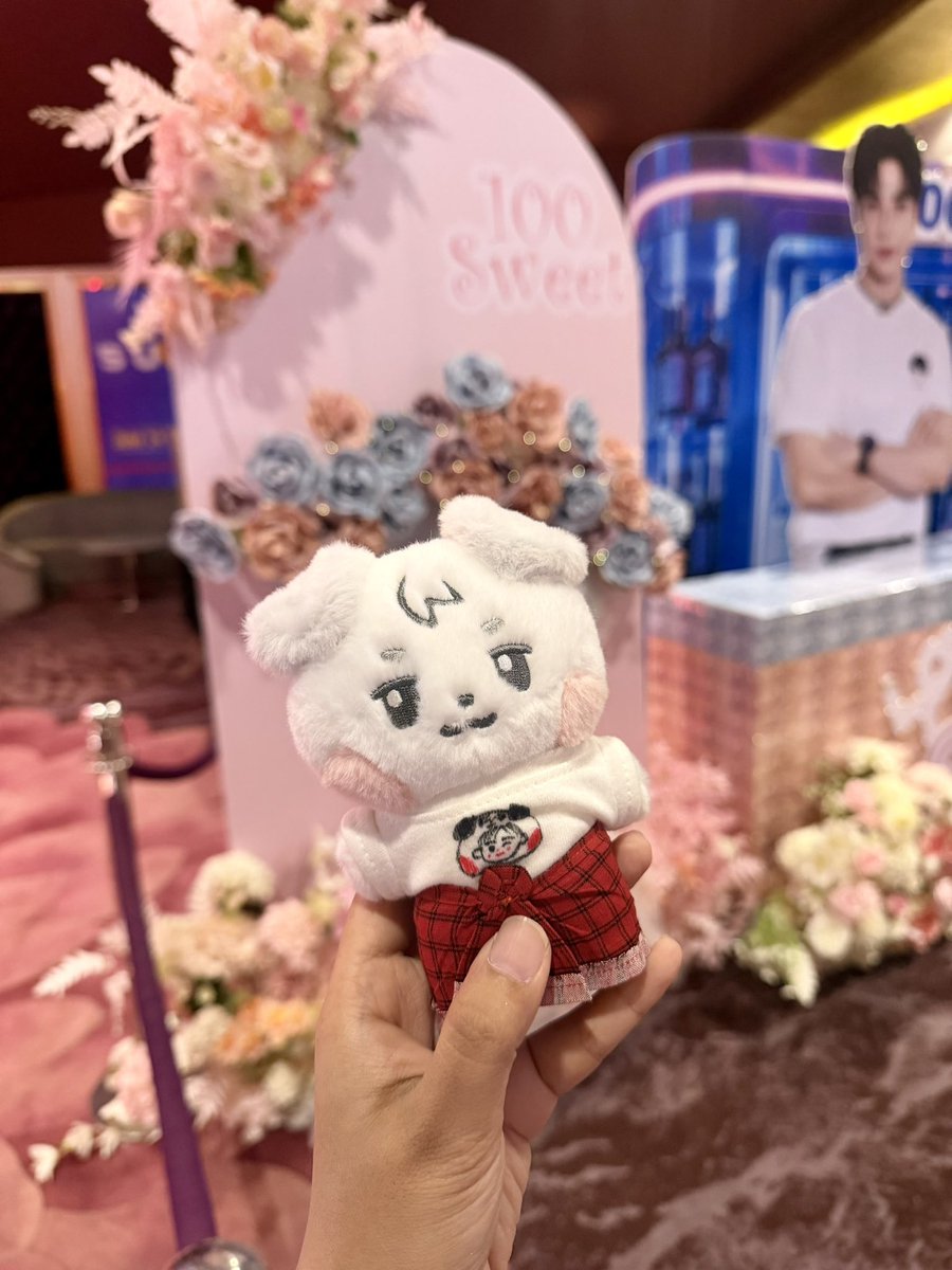 kalayphatphoe's tweet photo. Helloooo WaWa is here
 #LoveofSilomTheSeries #poompps https://t.co/Prf13VbKGV