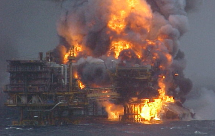 Splash_247's tweet photo. Piper Alpha victim’s son tells story of loss and survival in new memoir https://t.co/XXOMRwkegm https://t.co/RbpIHD5uwd