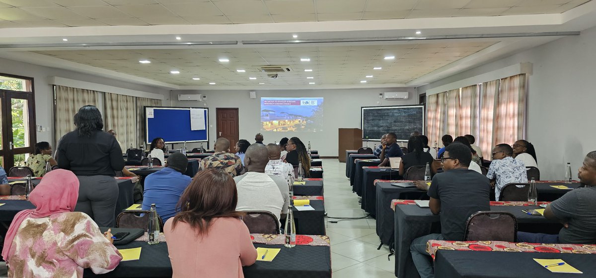 sam_skmuchina's tweet photo. IDeAL students generic skills training. Looking foward to a day full of learning, netwoking and above all fun.  @IDeAL_KEMRI_WT @SBSKenya @KEMRI_Wellcome https://t.co/FoI3RnwSgp