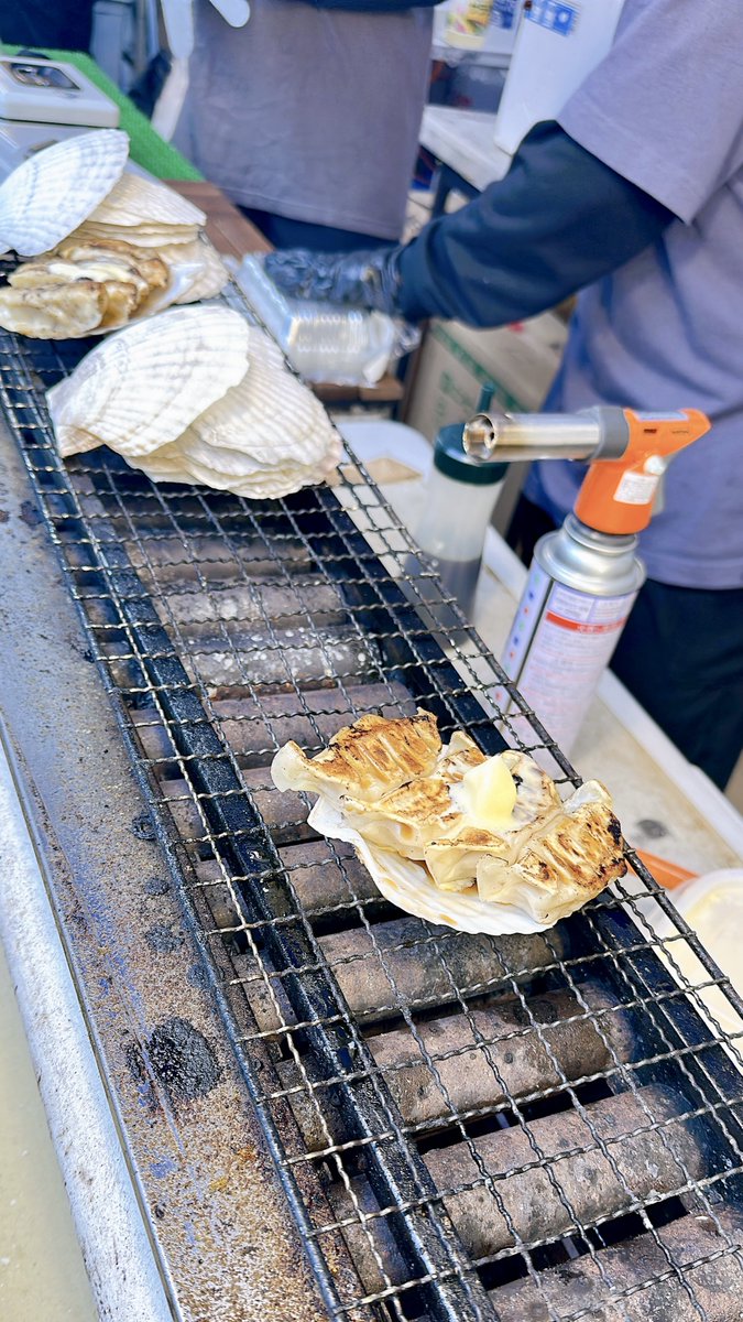 Manamiv's tweet photo. 昨日、おかちまちパンダ広場でやってる餃子まつりに行ってきた🥟❤️
餃子大好物なの😍

北越ぎょうざさん『岩下の新生姜餃子』
もうね、当たり前に、めちゃくちゃ美味しかったです！！大好き💗

七福さん『ホタテバター餃子』
これ！ホタテの旨みとバター醤油で！本当に本当に超〜〜〜美味しすぎた‼️‼️ https://t.co/tMXZxYwYJJ