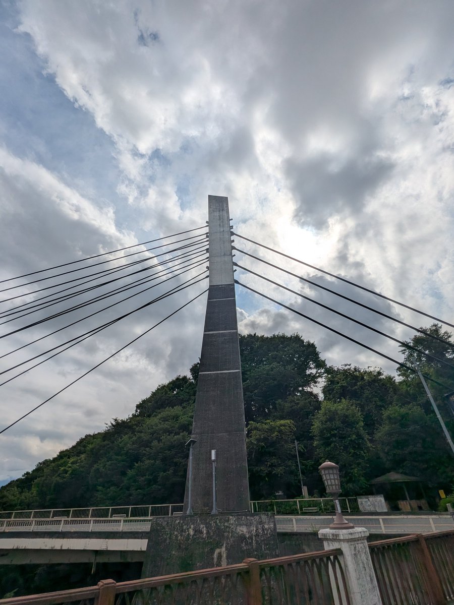 fragments9029's tweet photo. 秩父の有名な大橋
#上伊那ぼたん https://t.co/vz1EyCydMe