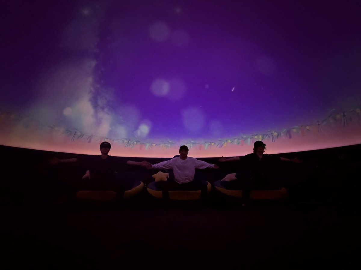 boc_chama's tweet photo. そして本日より、コニカミノルタプラネタリウム全5館で「流れ星を探して feat. BUMP OF CHICKEN」の上映が開始しました🔭

詳細は以下のページをご確認ください🌟
https://t.co/byrqPXv24u…

#コニカミノルタプラネタリウム
#とおさんぞ https://t.co/8rSThVMIGF