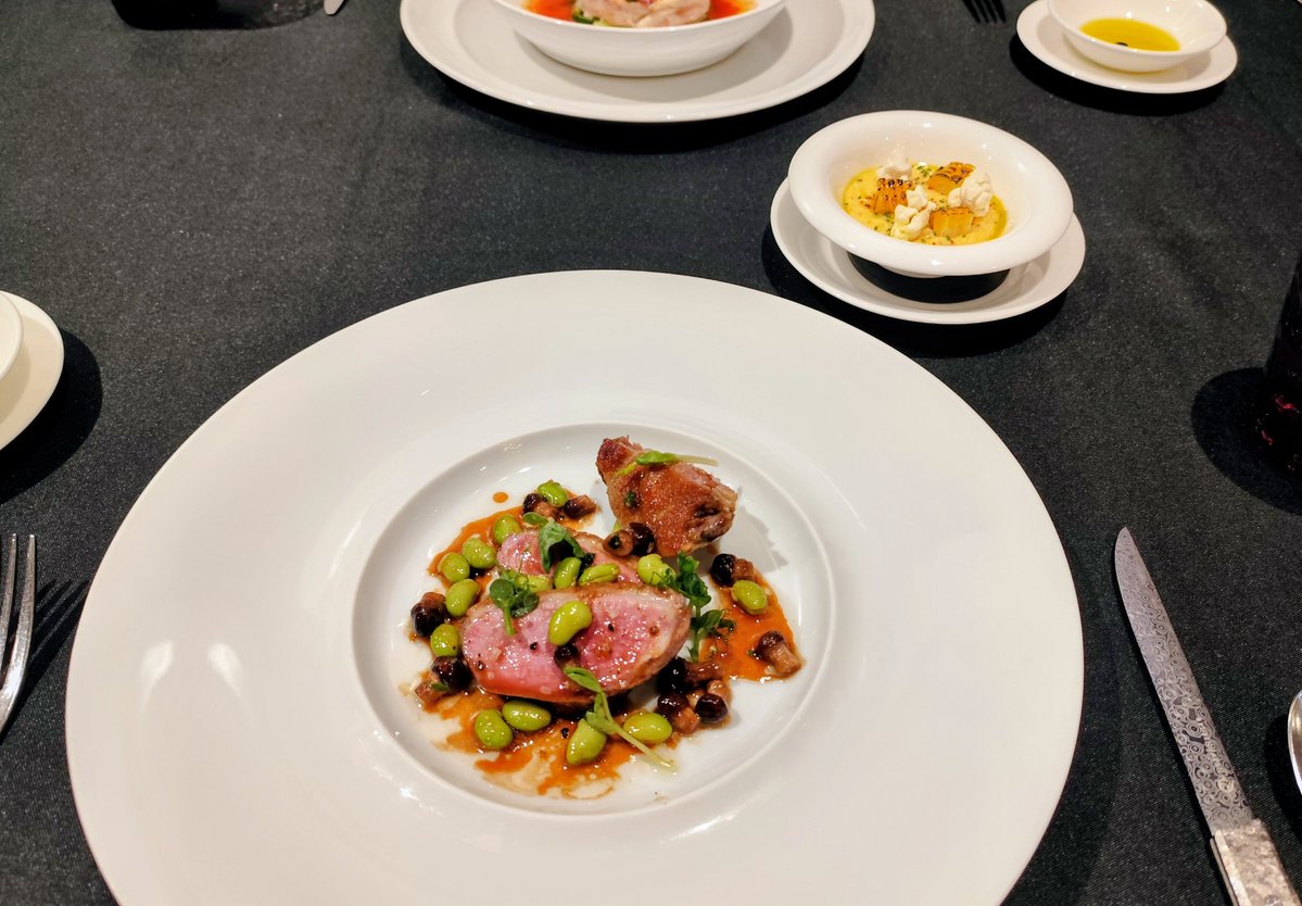 Riko5555S's tweet photo. ロブション🥂
なんでこんなに美味しい料理がつくれるのだろうね？？とIQ3の感想を述べ合ったりした。 https://t.co/YrylyiaoZN