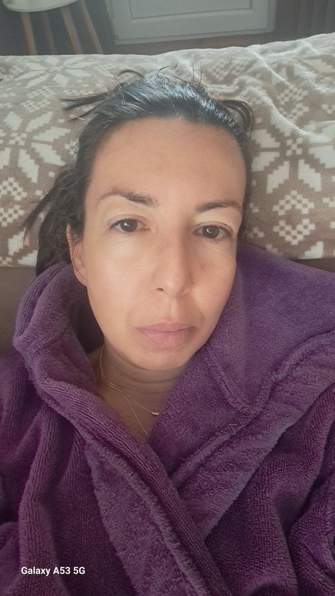 EttiM911's tweet photo. #Goodmorning! With light makeup and without makeup - I choose with. Do you wear makeup for work?  😉 #selfie #relaxation #photooftheday #Friday https://t.co/5sKsfA5f0a