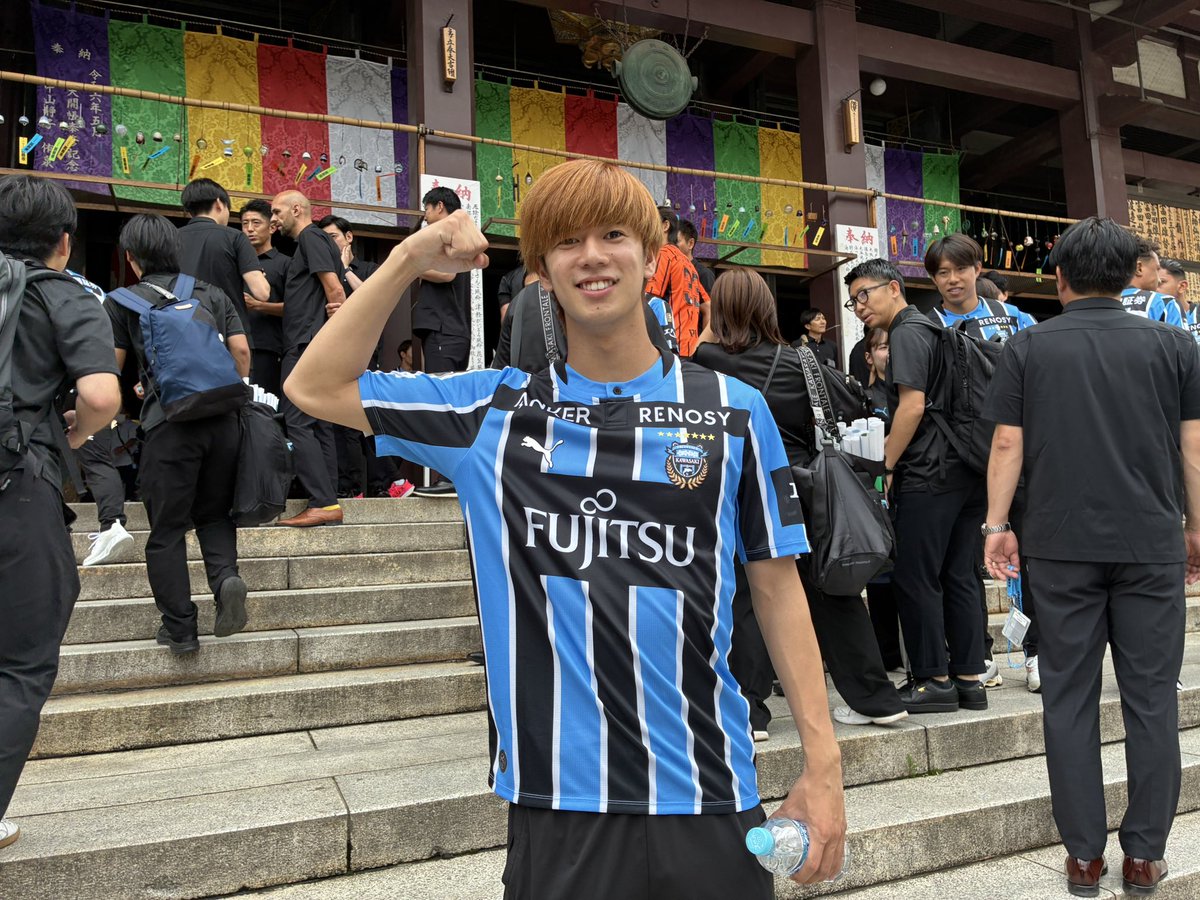 frontale_staff's tweet photo. 【#2026_27川崎商店街回り 桜本・富士見公園】

川崎大師での必勝祈願が終了し、桜本・富士見公園へご挨拶回りに向かいます🚗💨
　
#frontale https://t.co/6Me9Pq7dOe