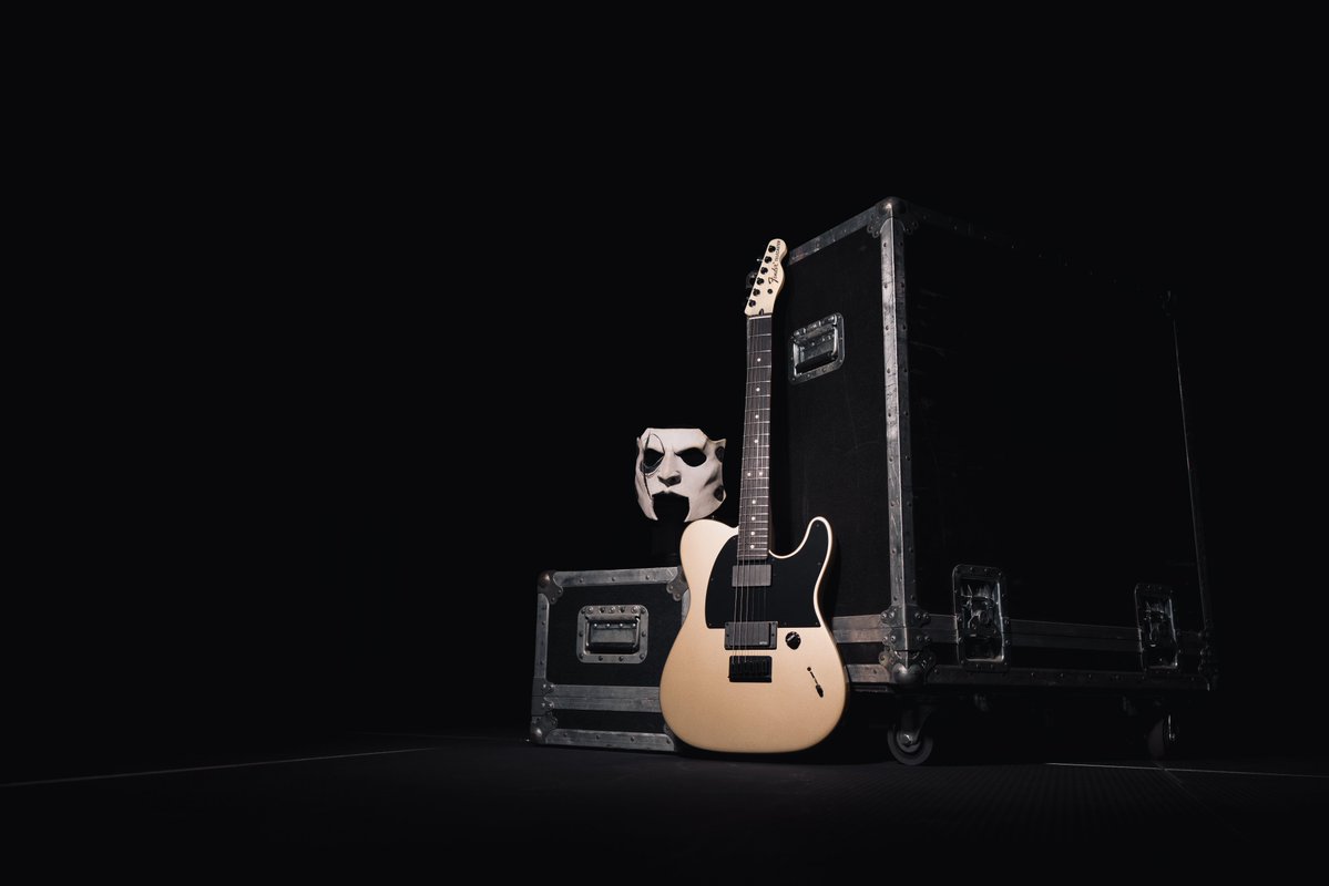 Fender_Official's tweet photo. ジム・ルート (@4JimRoot)のシグネイチャーモデルに、存在感あふれる“Shoreline Gold”フィニッシュが登場！『Limited Edition Jim Root Telecaster® in Shoreline Gold』7/24 (金) 発売！

@slipknot のファンはもちろん、モダンメタルをプレイするギタリストにおすすめ🎸

🔗https://t.co/MJhqgCKFH7 https://t.co/Qh4OoTBnDQ