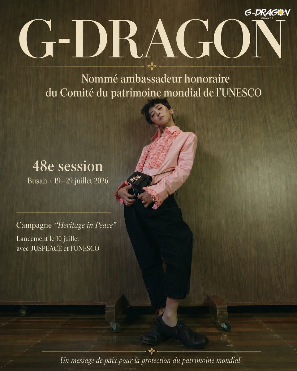 gdragon_frbase's tweet photo. G-DRAGON a été nommé ambassadeur honoraire de la 48e session du Comité du patrimoine mondial de l’UNESCO, qui se tiendra à Busan du 19 au 29 juillet 2026.

Cette nomination marque une nouvelle reconnaissance de son influence mondiale, comme figure culturelle engagée dont l’impact dépasse largement les frontières de la musique.

Le 10 juillet, JUSPEACE et l’UNESCO lanceront la campagne “Heritage in Peace”, destinée à soutenir la protection des sites du patrimoine mondial menacés par la guerre, le changement climatique et les catastrophes naturelles.

G-DRAGON a exprimé son honneur de participer à cette première session du Comité du patrimoine mondial organisée en Corée du Sud, rappelant que le patrimoine mondial est un bien commun que l’humanité doit protéger ensemble.

#GDRAGON