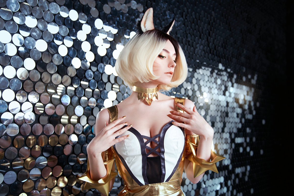 AlienCosplay's tweet photo. I can't wait for the new season of K/DA @LeagueOfLegends ! They always inspire me so much ✨✨✨#kda #lolcosplay https://t.co/WIUgcH5MKo