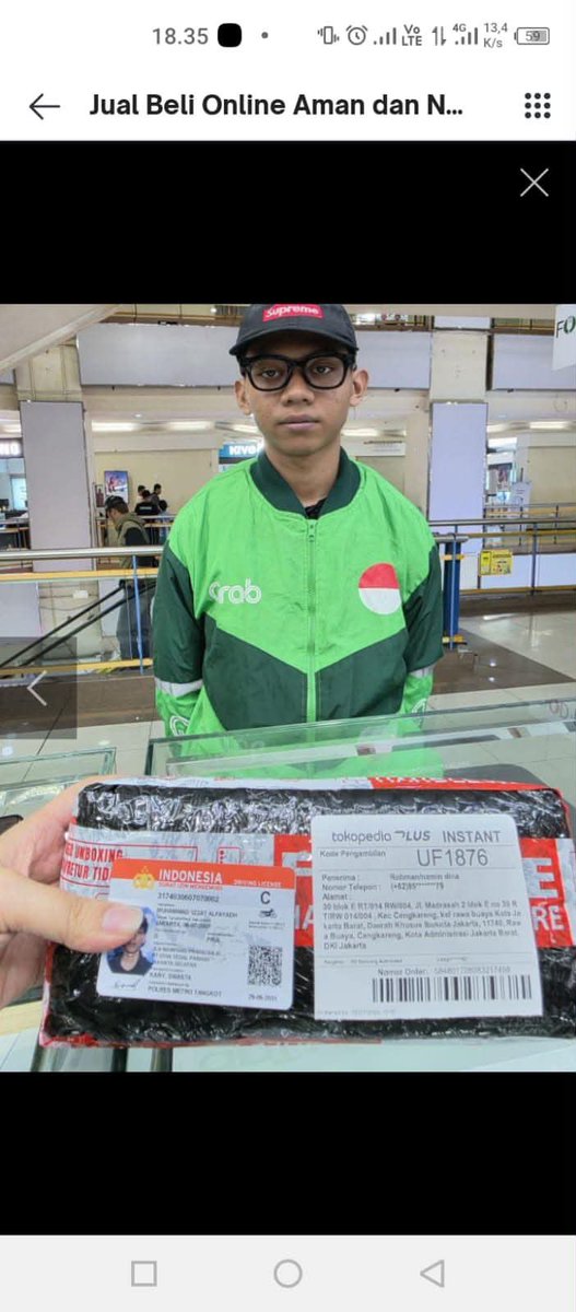 KopiSusuu23's tweet photo. Gais kalo ada yang kenal atau yang liat dia tolong info yaa , jd temen aku pesen hp di tokped pesanan instant yg harus nya dateng tepat waktu malah hp nya di bawa kabur sama ini orang, tolong @grabid @grabid bertanggung jawab atas orang ini , karna dia ga amanah...
cc: saffajnrr https://t.co/HJ6UsLqhhC