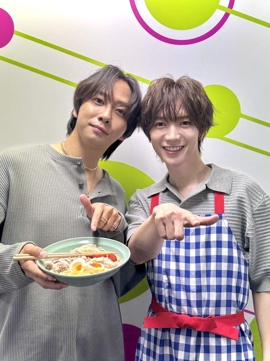 nonstop_fujitv's tweet photo. きょうのゲスト✨
#TravisJapan #中村海人 さん💚
#七五三掛kitchen に参加していただきました🍳

VTRで出演してくれた #神山智洋 さんと、中村さんが出演する
新土ドラ「ミッドナイト屋台2～ル・モンドゥ～」
あす4日よる11時40分スタートです🌙
#ミッドナイト屋台2
#しめんちゅ
#七五三掛龍也 https://t.co/Z7NFztLi4V