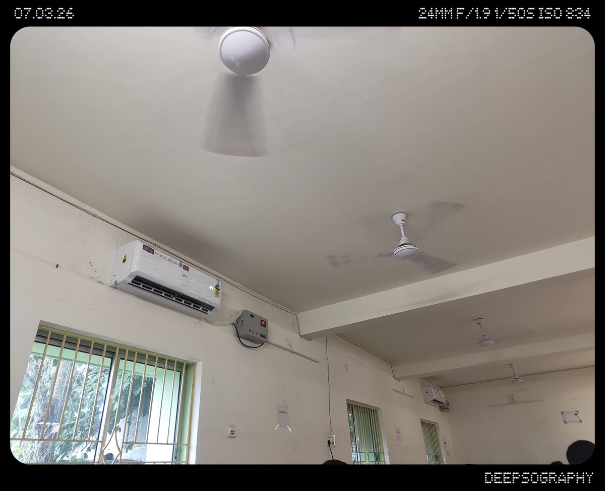 dkumar756125's tweet photo. Thank you to the Executive Officer of Basudevpur Municipality for your proactive step in installing two ACs at our local library. This comfortable environment will deeply benefit aspirants of Basudevpur. Excellent work towards improving our public infrastructure! @BasudevpurMncpl https://t.co/mRGsLssezH