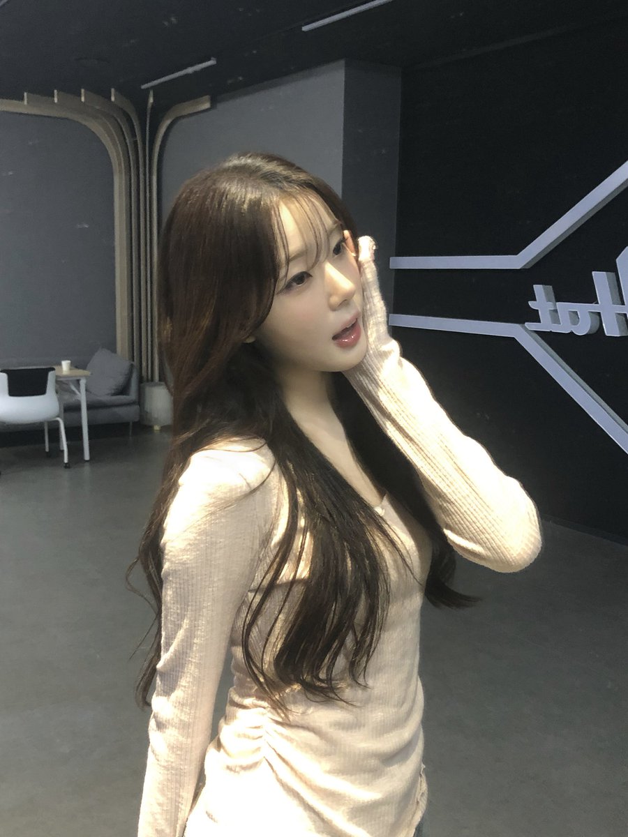ifeye_official's tweet photo. [📸#eye_capture]
#KASIA #카시아

I love you so much💕

#ifeye #이프아이 https://t.co/x8emrOYz1L