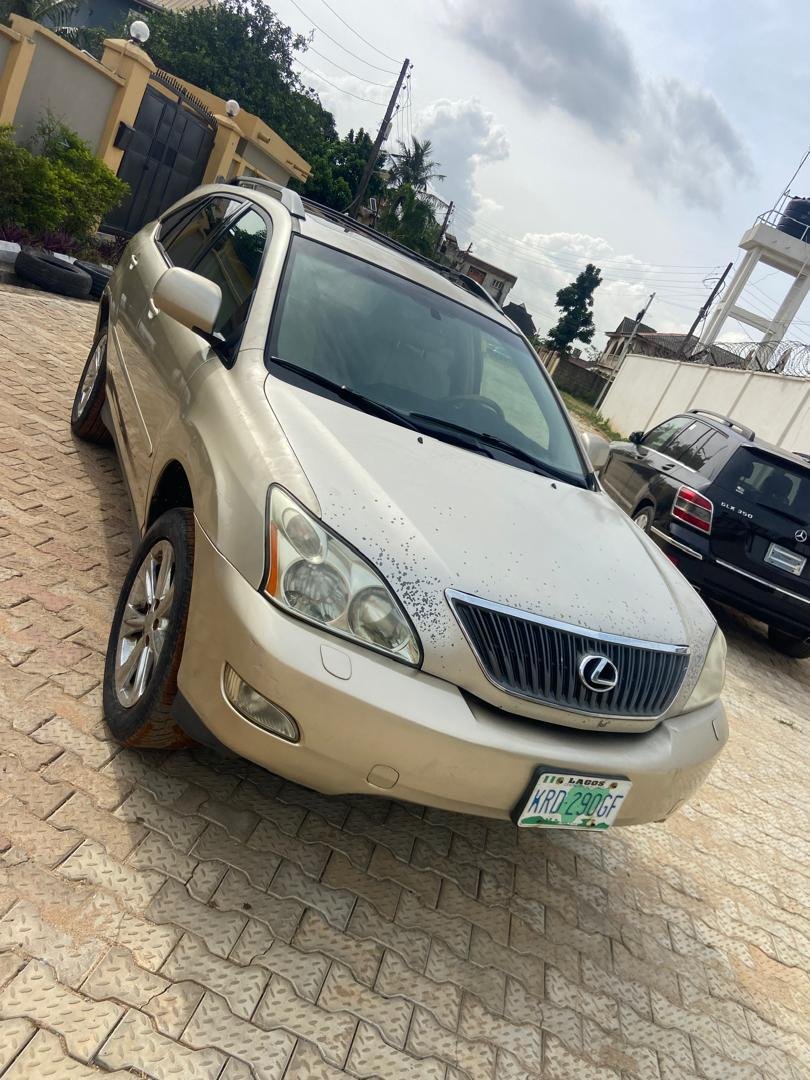 Official_ObiGee's tweet photo. 2007 Lexus RX330 
Neatly Registered 
Everything working perfectly 
Price 8m
Location ikorodu https://t.co/zSyflSg4fn