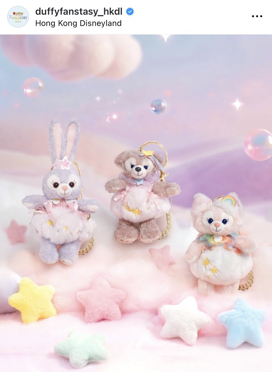 Ratatouille30's tweet photo. ダッフィー＆フレンズ
「Summer Skies Collection」

⭐️プラチナ会員 オンライン先行購入
    2026年7月6日（月）12:00～23:59
⭐️全会員 オンライン先行購入
    2026年7月7日（火）12:00～23:59
※香港時間

香港ディズニー公式HPのeSTOREで🛍️ https://t.co/0v7UXSkjWh