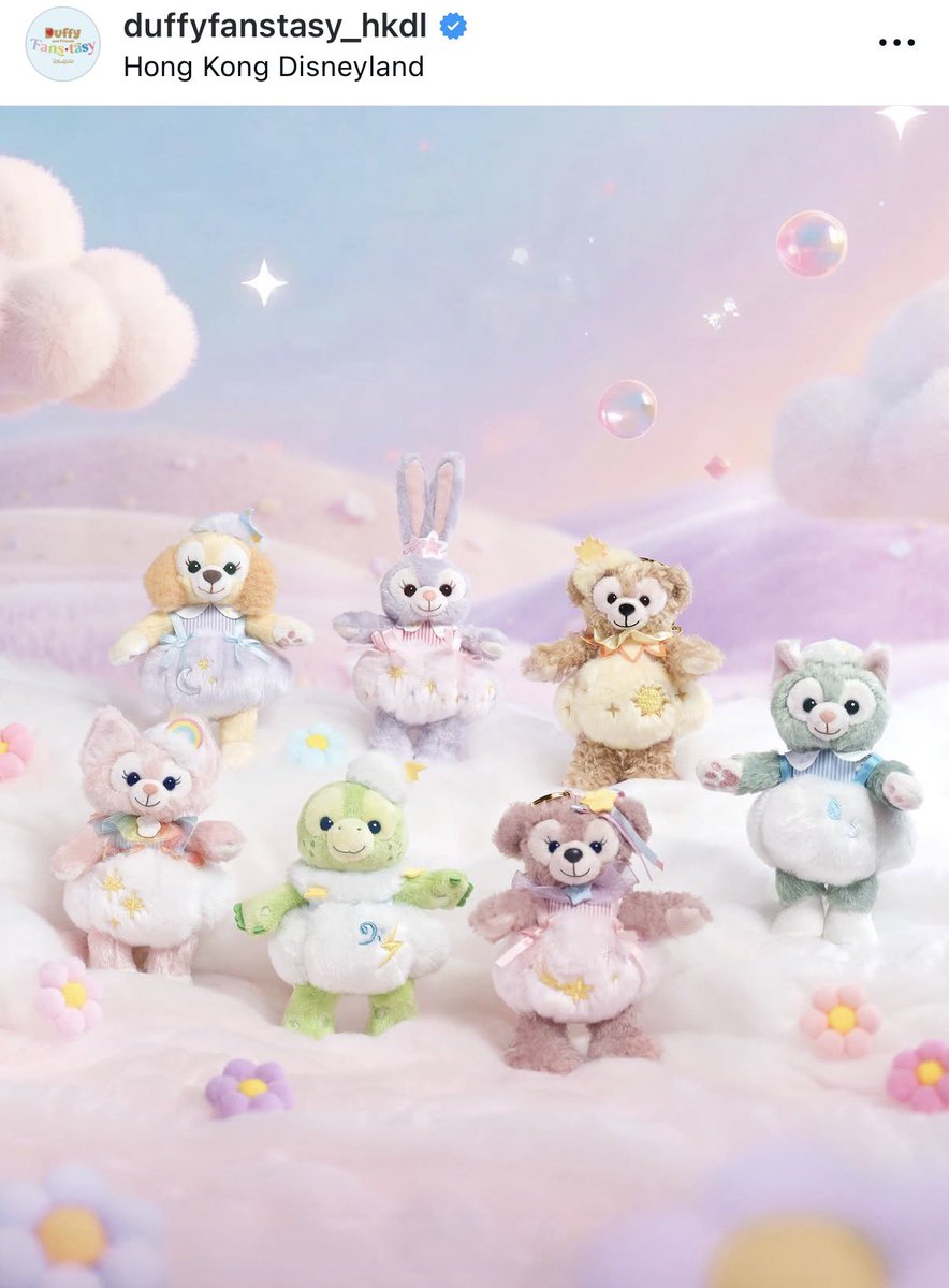 Ratatouille30's tweet photo. ダッフィー＆フレンズ
「Summer Skies Collection」

⭐️プラチナ会員 オンライン先行購入
    2026年7月6日（月）12:00～23:59
⭐️全会員 オンライン先行購入
    2026年7月7日（火）12:00～23:59
※香港時間

香港ディズニー公式HPのeSTOREで🛍️ https://t.co/0v7UXSkjWh