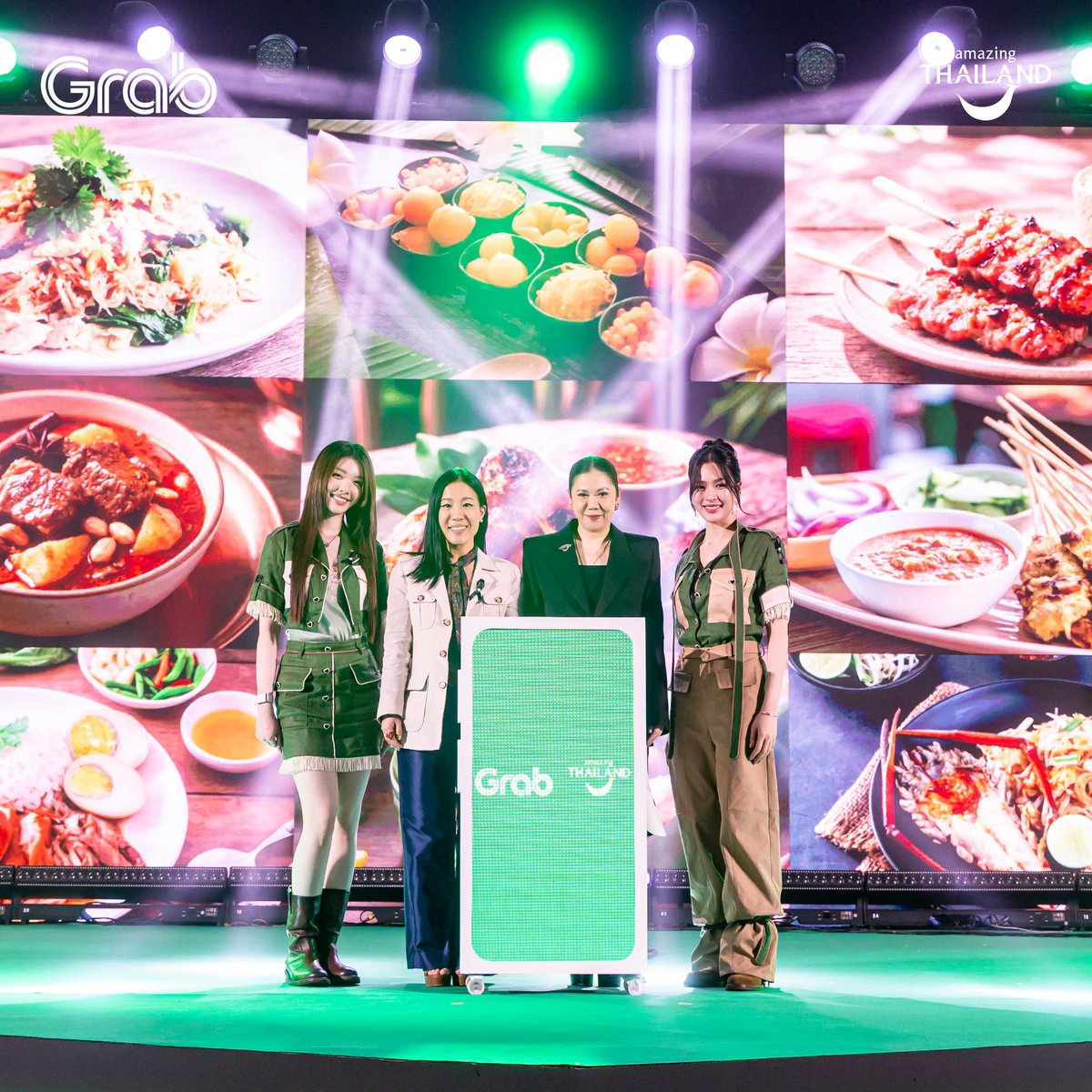 GrabTH's tweet photo. ภาพบรรยากาศสุดน่าประทับใจจากงาน
"Grab Amazing Thai Rares เที่ยวไทยลึกแบบไม่ลับ"
#GrabxTAT #GrabAmazingThaiRares #แกร็บเที่ยวลึกแบบไม่ลับ #GrabTH #AmazingThailand #LingOrm #หลิงออม #Linglingkwong #หลิงหลิงคอง #OrmKornnaphat #ออมกรณ์นภัส https://t.co/990TJhlbMk