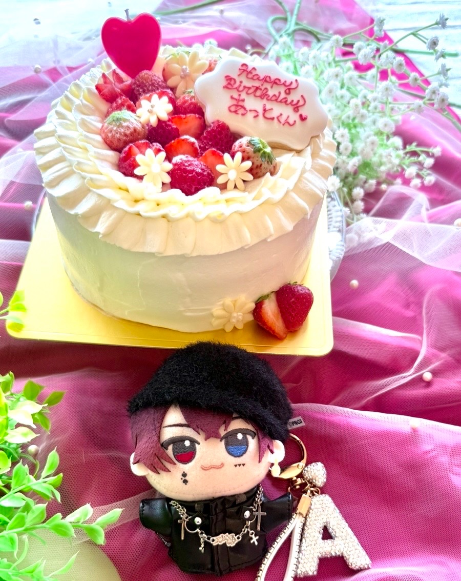 achicodesu's tweet photo. 🍷あっとくん
🌹お誕生日おめでとう🌹

 今年も一緒にお祝い出来て幸せです！いつも幸せをありがとうございます！！
これからの一年もあっとくんにとって最高の一年になりますように✨✨✨
心を込めて
#あっとくん生誕祭2026
#あっとくん https://t.co/jZsZJKIGUy