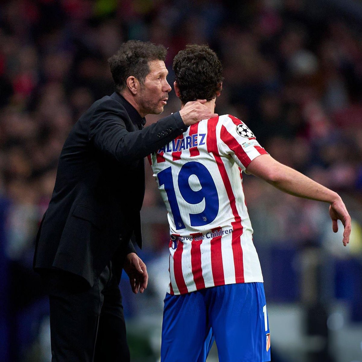 atletiuniverse's tweet photo. 💣🚨 BREAKING - Diego Simeone: "I actually ran into Julián Alvarez today while I was going to see Giuliano. We spoke for a while, mainly about how he was doing, how his ankle was, and how important he is for the team. He told me he’s feeling very well now and is at 100%."

@espn https://t.co/AdWZtZfbUU