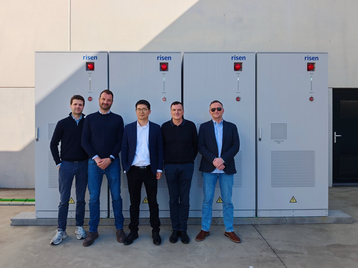 RisenStorage's tweet photo. ๐ฑ European C&I energy storage demand is surging โ and Risen Storage's iCon series is delivering proven results across the continent.
#RisenEnergy #RisenStorage #iConSeries #EnergyStorage #REPowerEU #SustainableEnergy https://t.co/Kii33Nx2iS