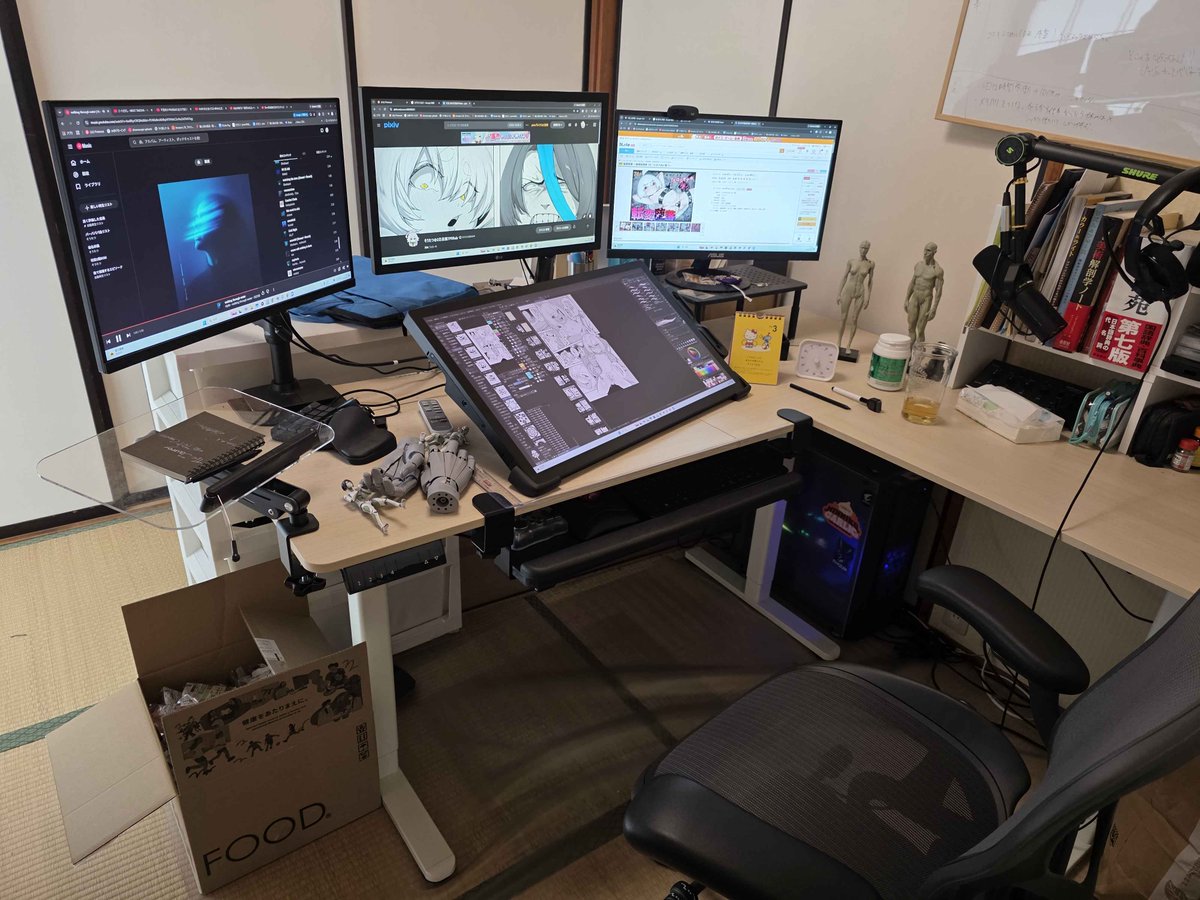 Sawtatsu's tweet photo. 限界新人専業同人作家のリアルな限界作業環境 https://t.co/E8XjLCkJES